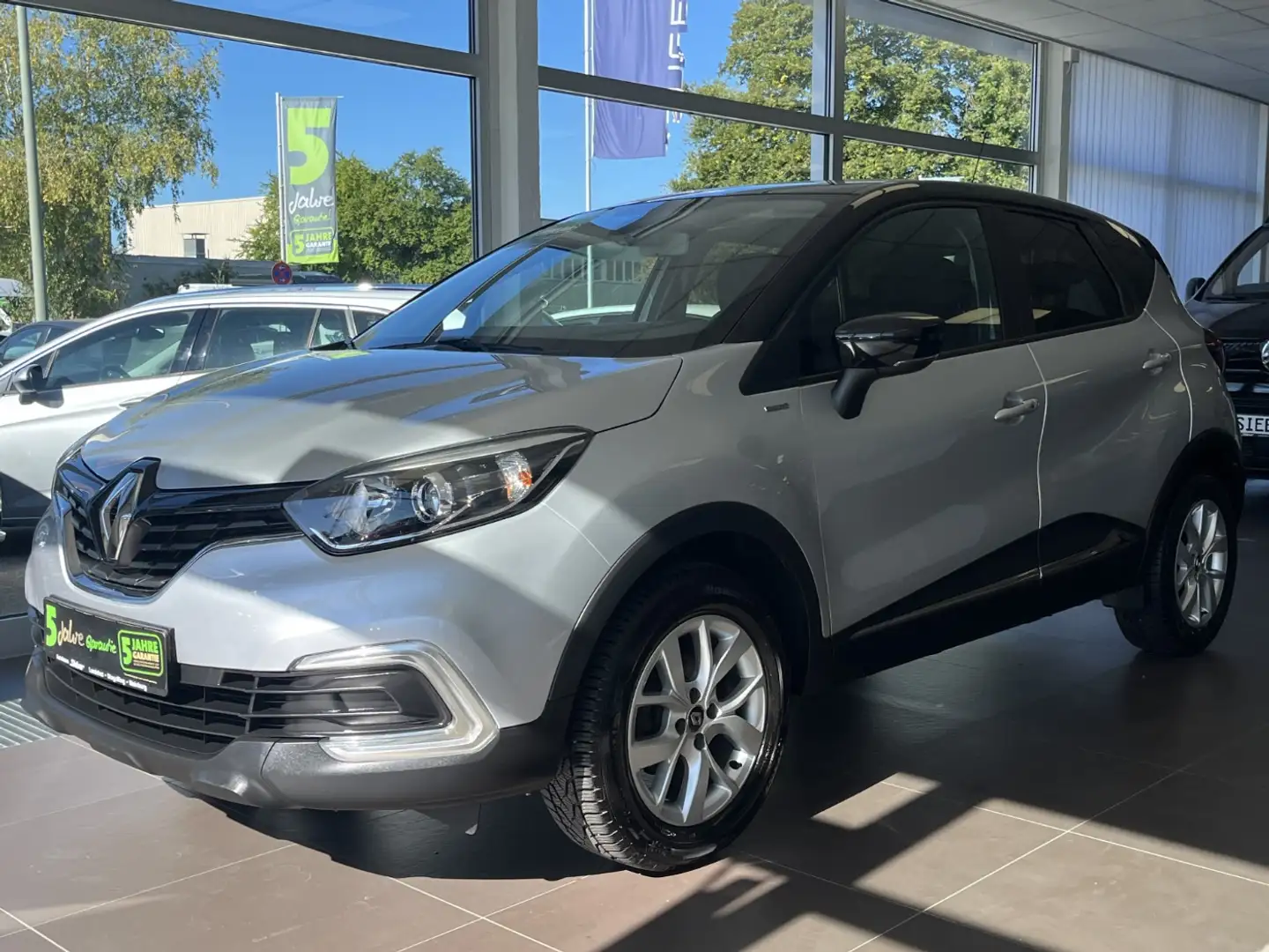 Renault Captur 0.9 TCe 90 eco² ENERGY Limited Matrix LM Schwarz - 2