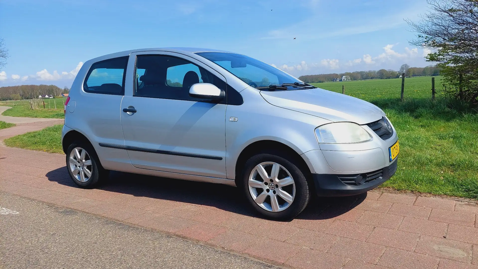 Volkswagen Fox 1.4 Trendline Grijs - 1