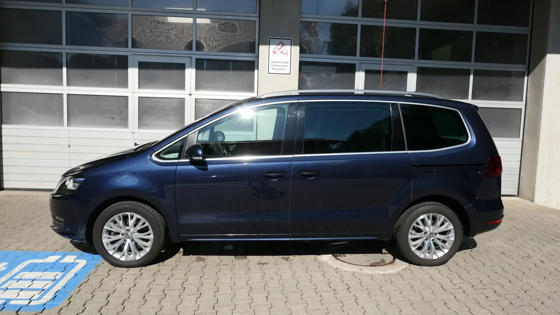 Volkswagen Sharan Highline TDI SCR 4MOTION DSG Bleu - 2