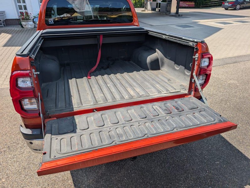 Toyota Hilux 2.8 Double Cab AHK Rollo Navi SHZ LED Kamera — photo 7