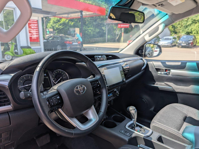 Toyota Hilux 2.8 Double Cab AHK Rollo Navi SHZ LED Kamera — photo 8