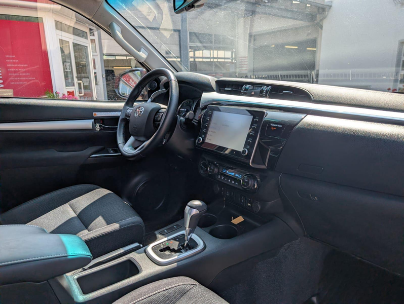 Toyota Hilux 2.8 Double Cab AHK Rollo Navi SHZ LED Kamera — photo 10