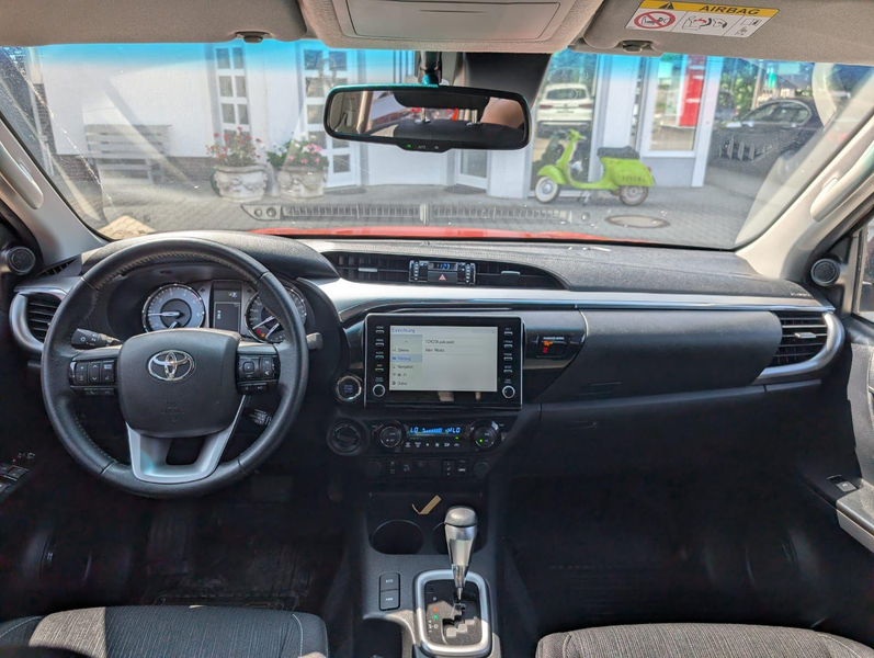 Toyota Hilux 2.8 Double Cab AHK Rollo Navi SHZ LED Kamera — photo 9