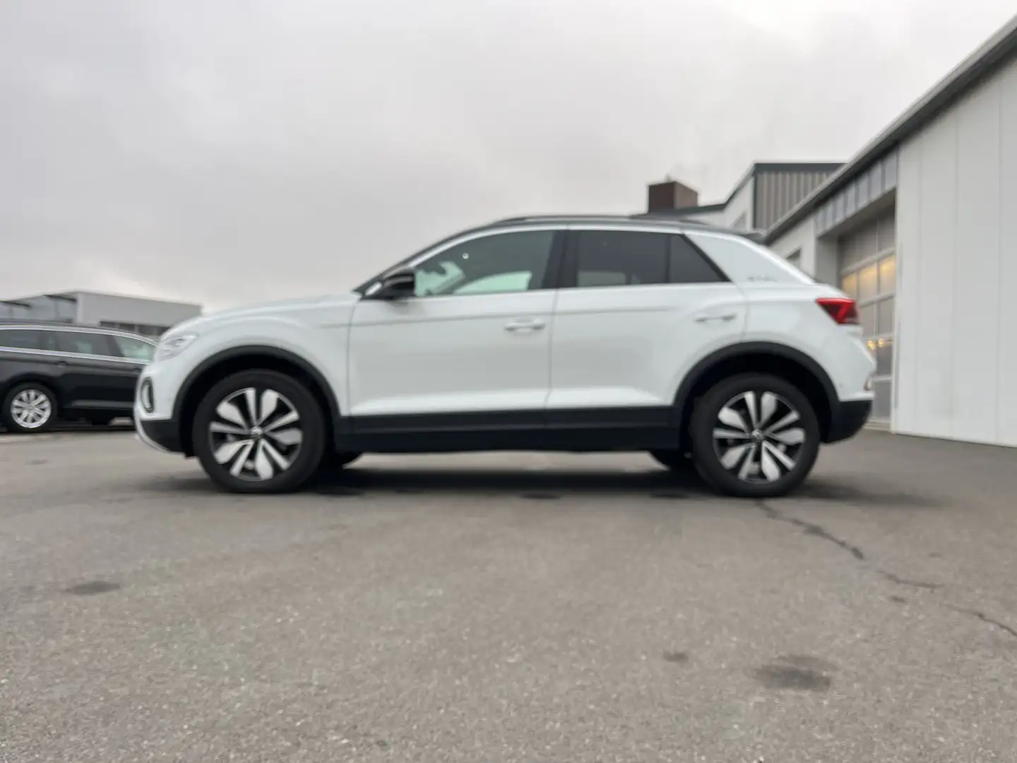 Volkswagen T-Roc 2.0 TDI DSG GOAL 175€ m. 20% Anzahlung AHK Digit Weiß - 2