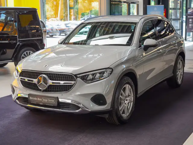 Mercedes-Benz GLC view 8