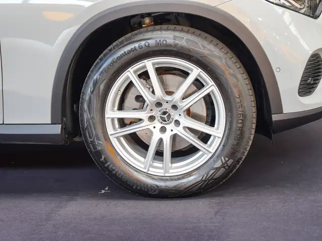 Mercedes-Benz GLC view 2