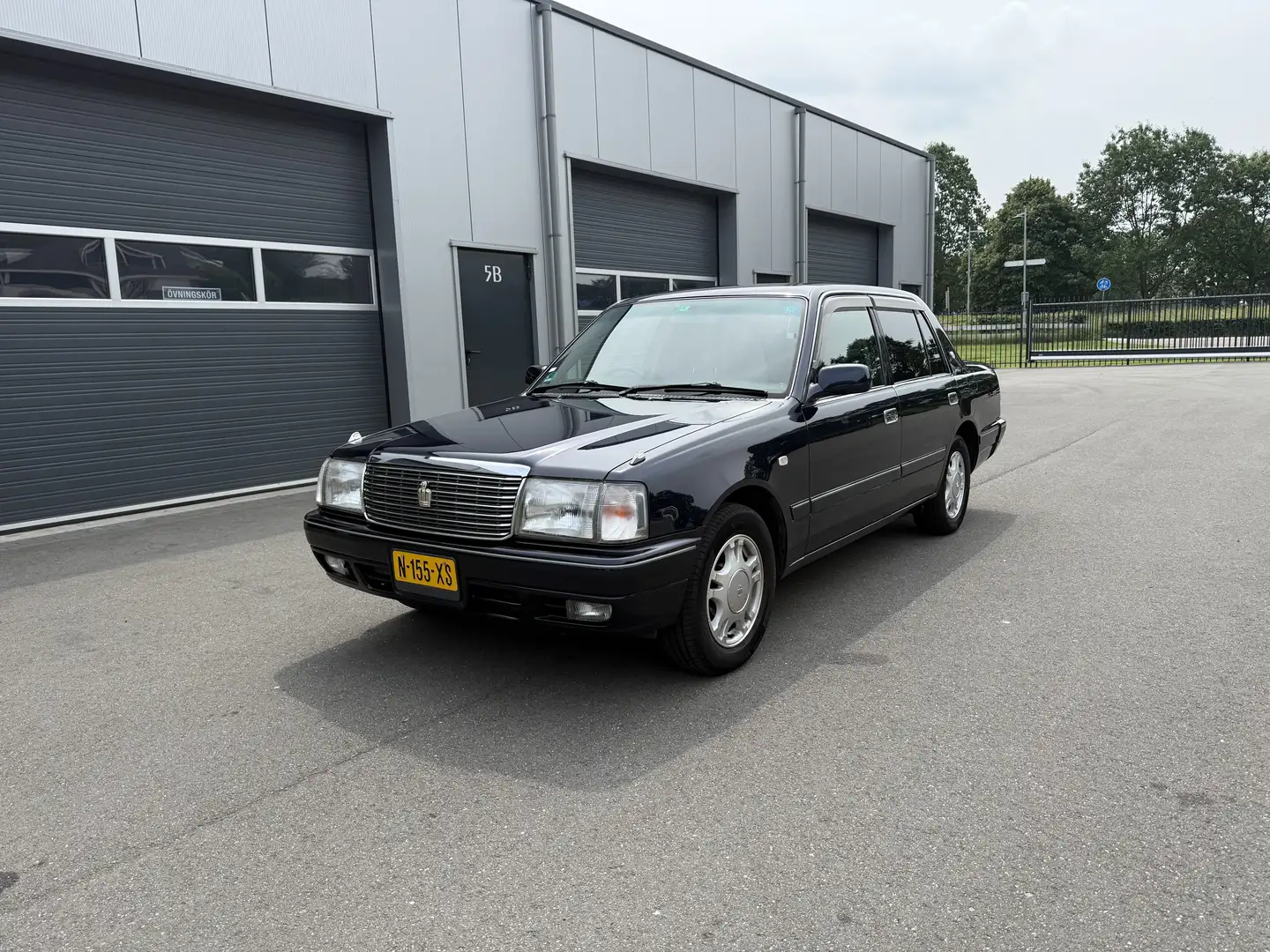 Toyota Crown Superdeluxe - 1