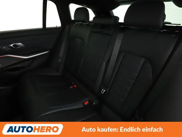 BMW 3 Series view 14