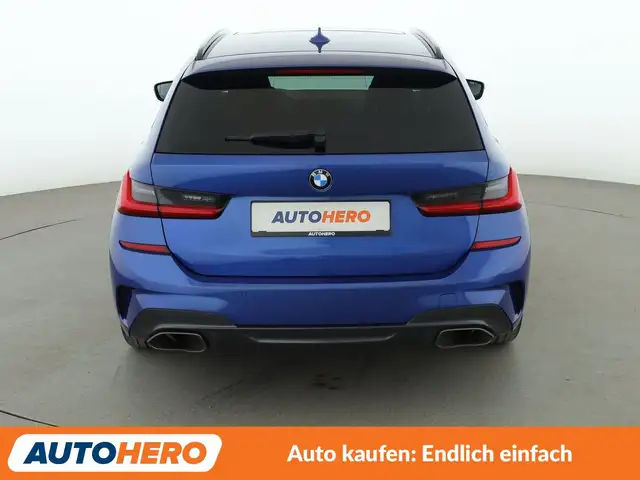 BMW 3 Series view 5
