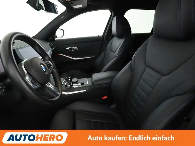 BMW 3 Series view 10