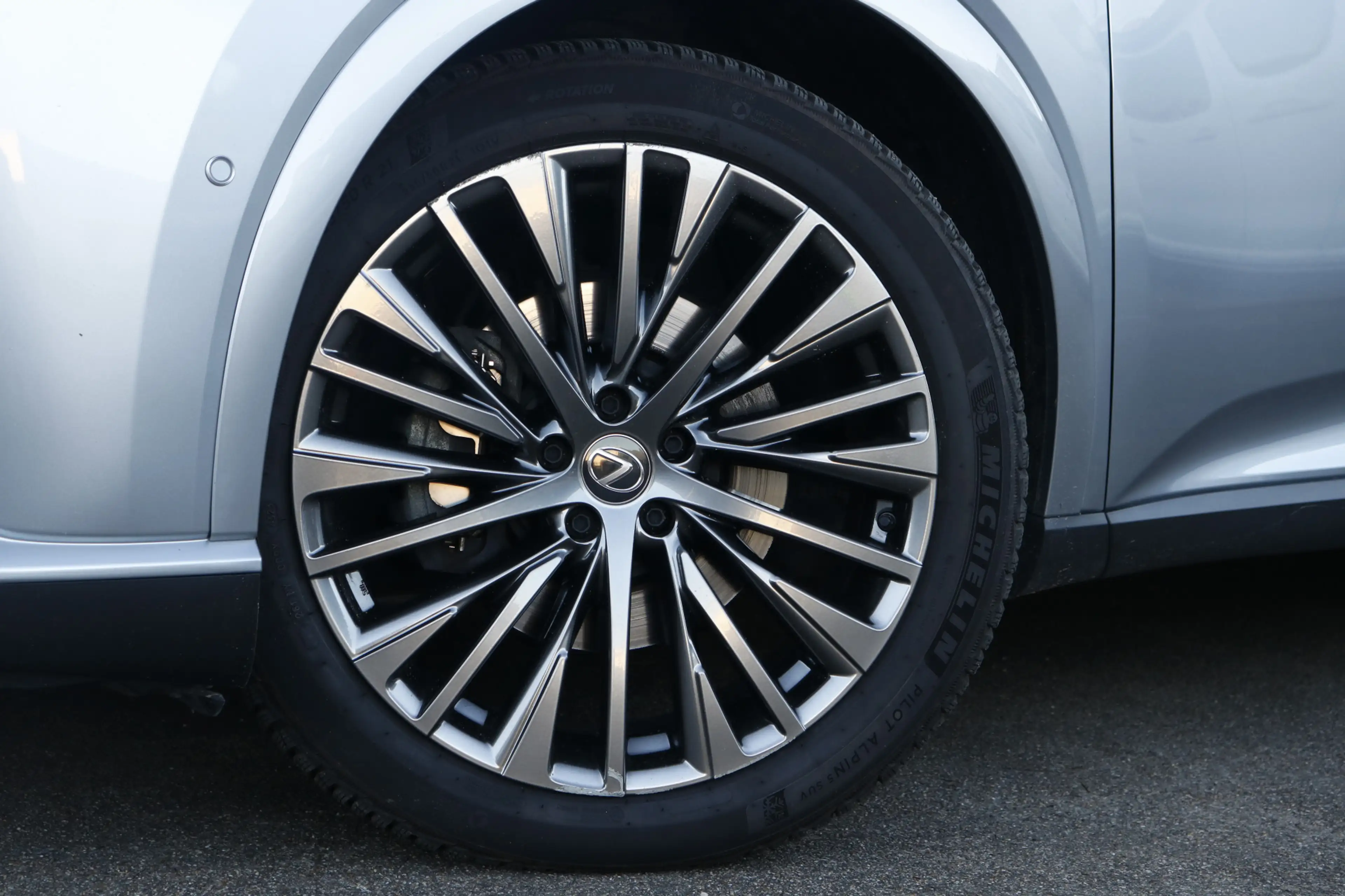Lexus RX 450h 450h+ Plug-in Hybrid President Line | Mark Levinso — photo 3