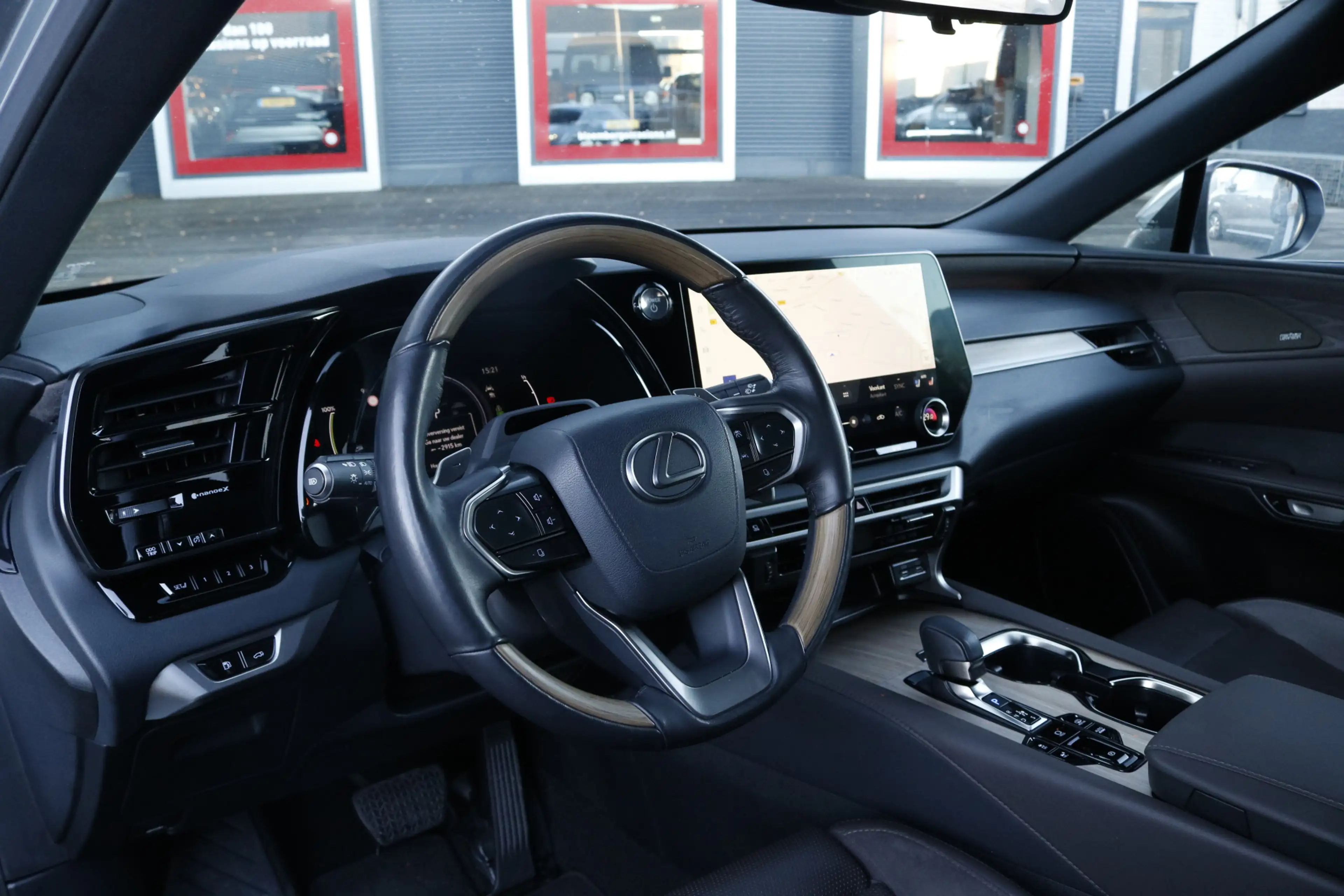 Lexus RX 450h 450h+ Plug-in Hybrid President Line | Mark Levinso — photo 10