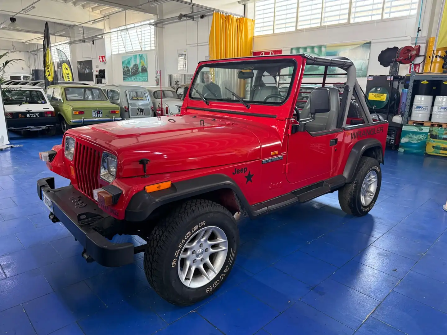 Jeep Wrangler 2.5 Laredo Red - 1
