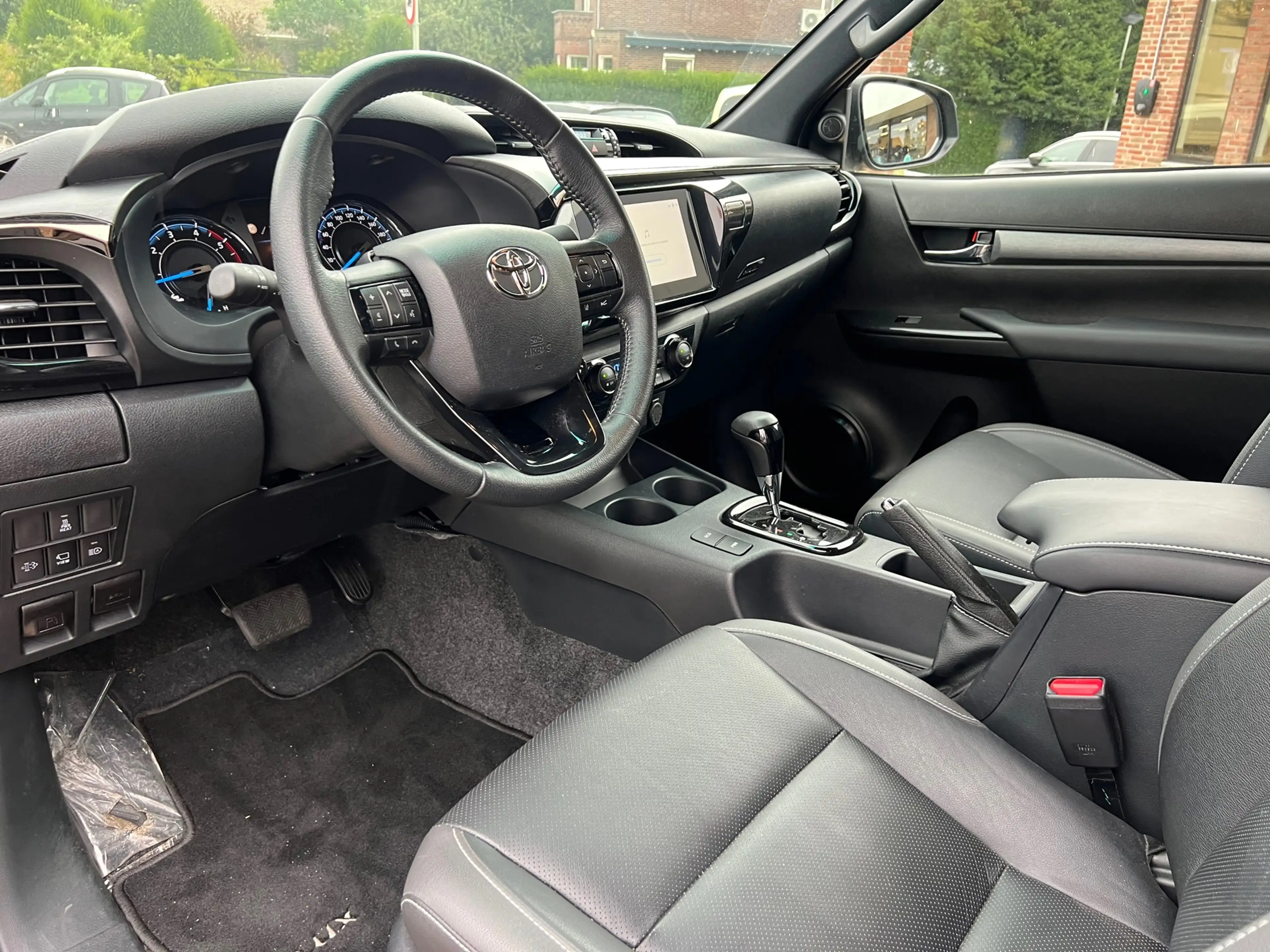 Toyota Hilux 2.8 D-4D Xtra Cab Invincible Navi-Camera-Keyless-T — photo 6