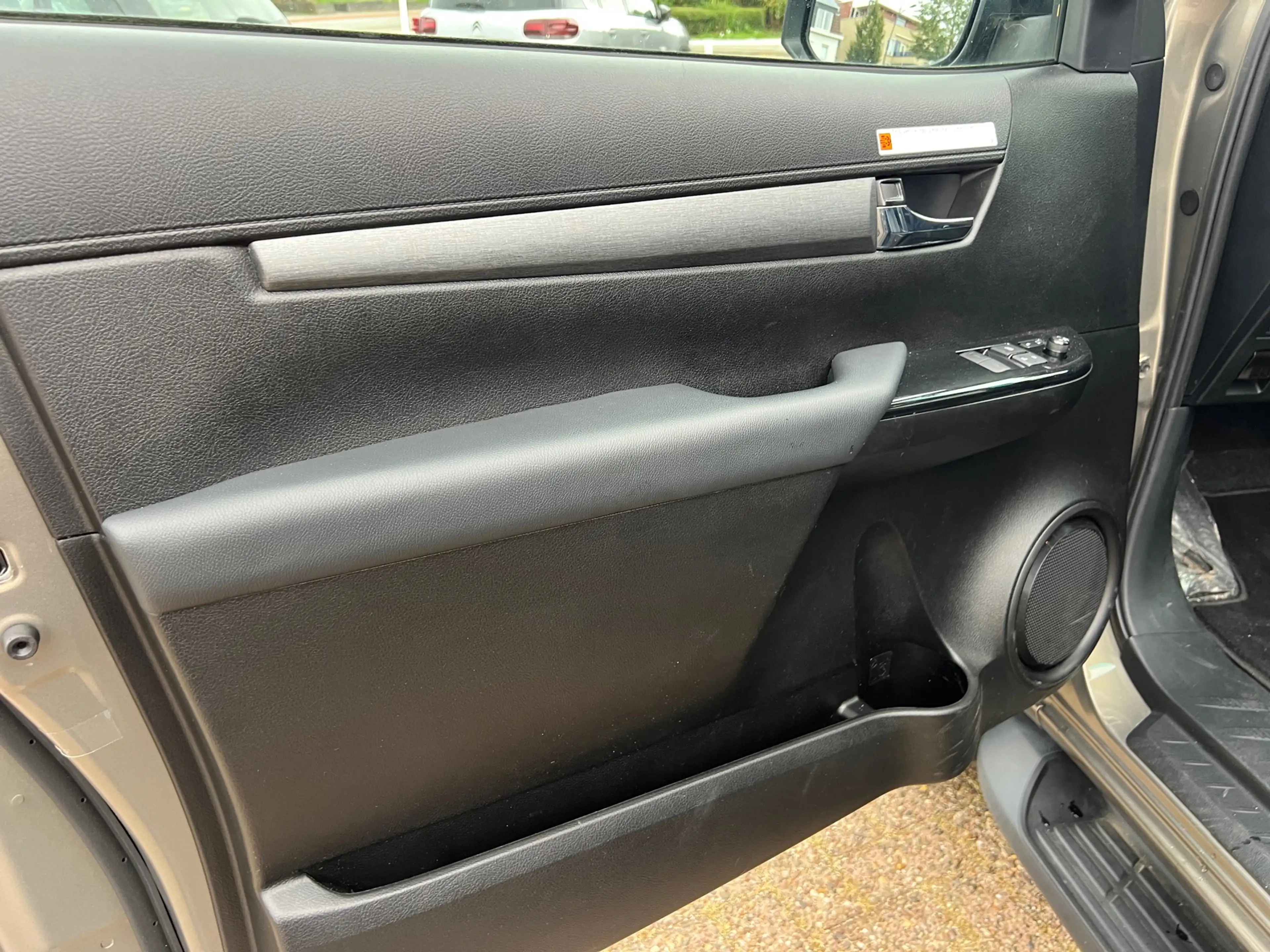 Toyota Hilux 2.8 D-4D Xtra Cab Invincible Navi-Camera-Keyless-T — photo 7