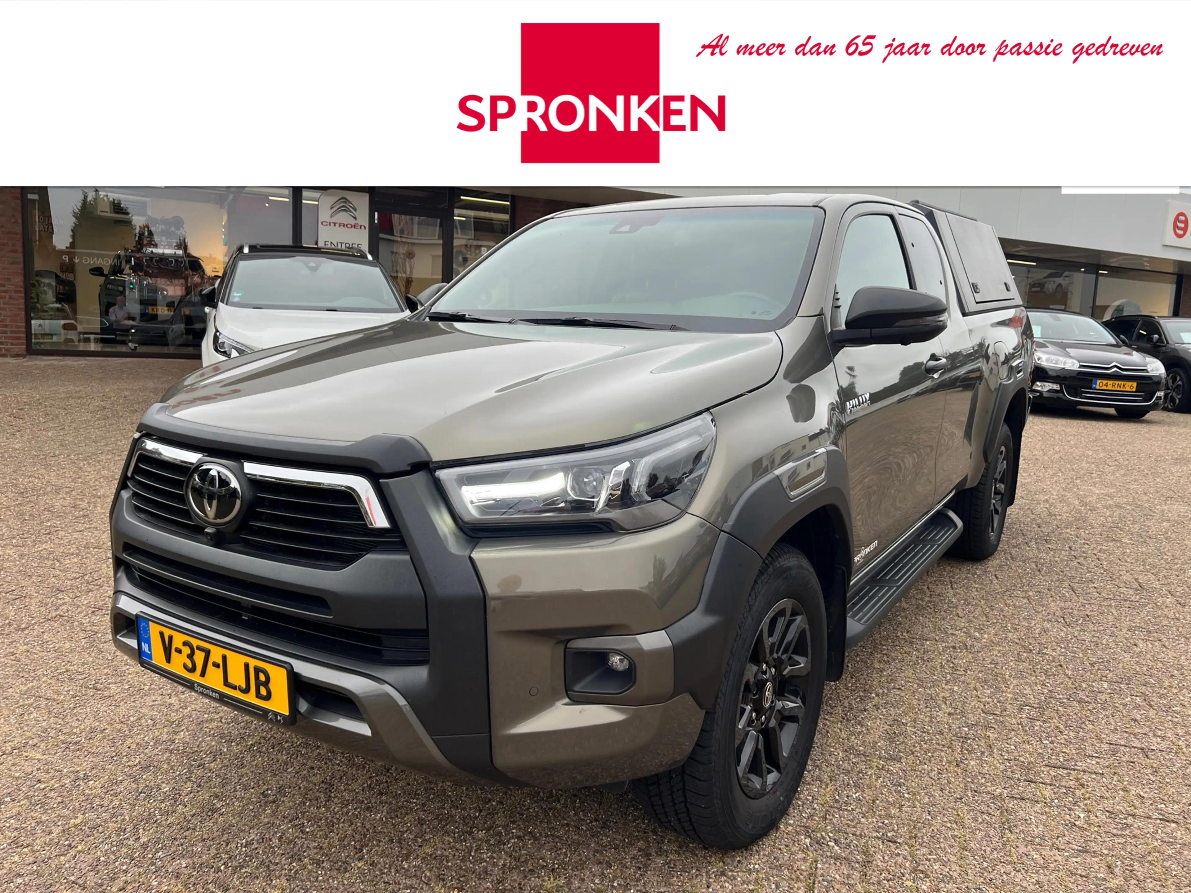 Toyota Hilux 2.8 D-4D Xtra Cab Invincible Navi-Camera-Keyless-T