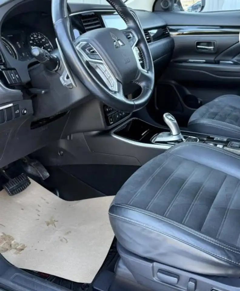 Mitsubishi Outlander снимка Mitsubishi Outlander