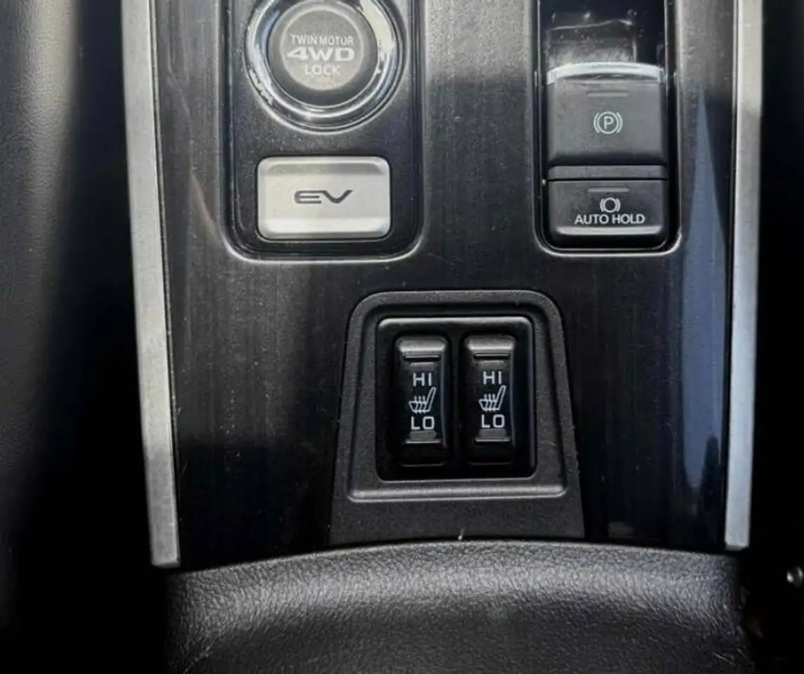 Mitsubishi Outlander снимка Mitsubishi Outlander