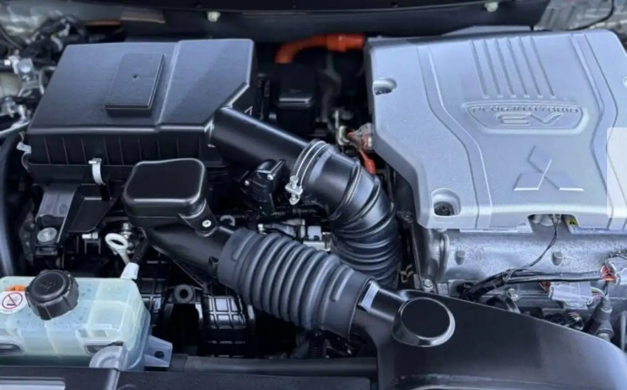 Mitsubishi Outlander снимка Mitsubishi Outlander