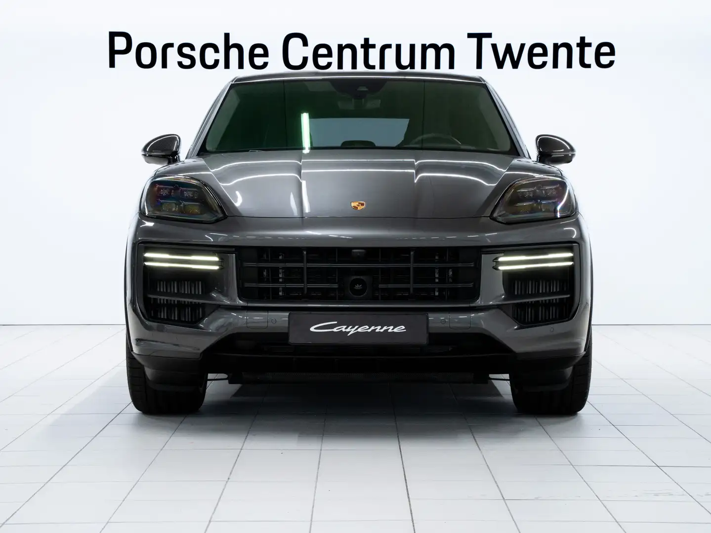 Porsche Cayenne Turbo E-Hybrid Coupé met GT Pakket Grijs - 2