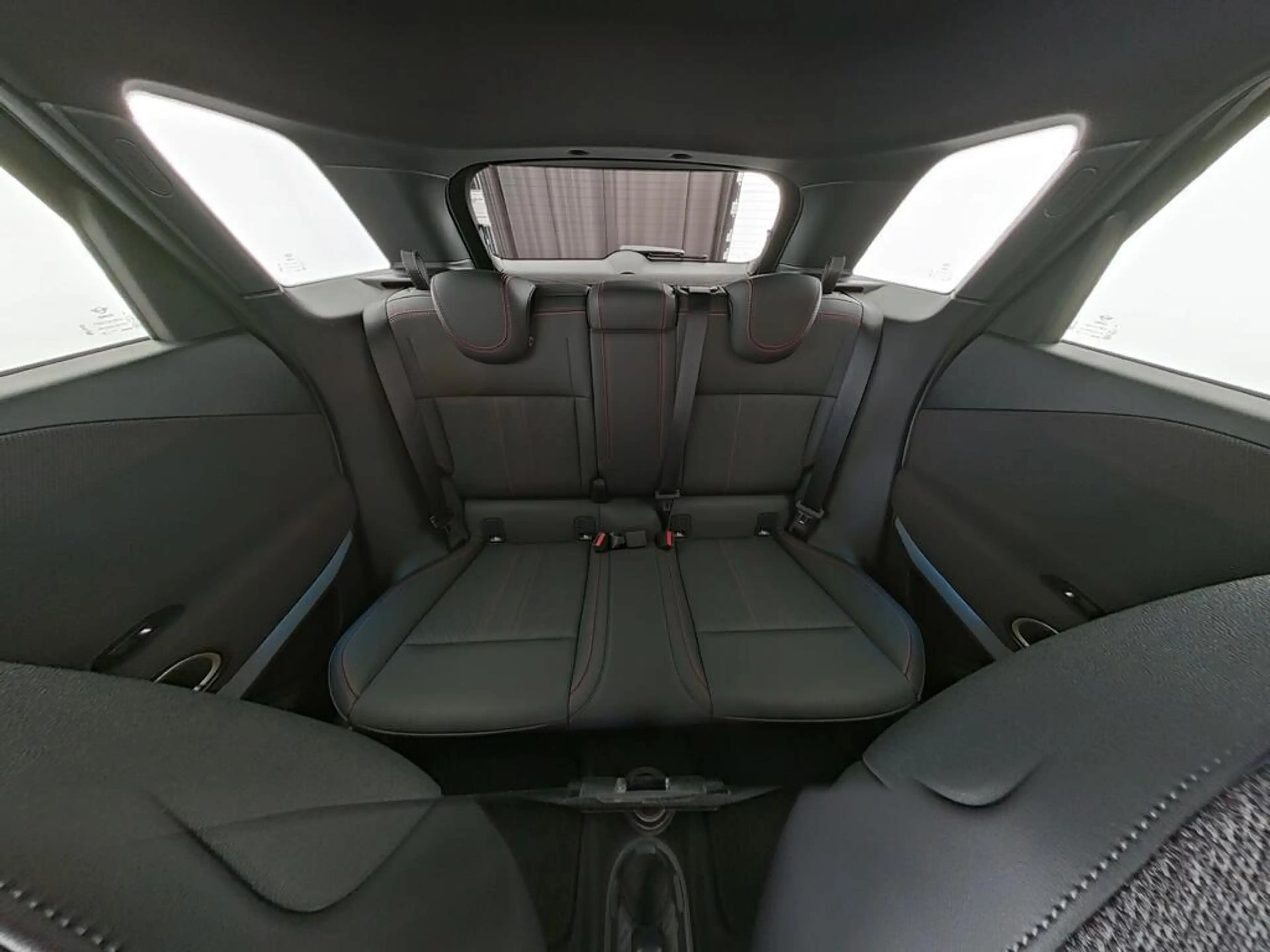 MINI Aceman SE John Cooper Works XL 54.2 kWh — photo 6