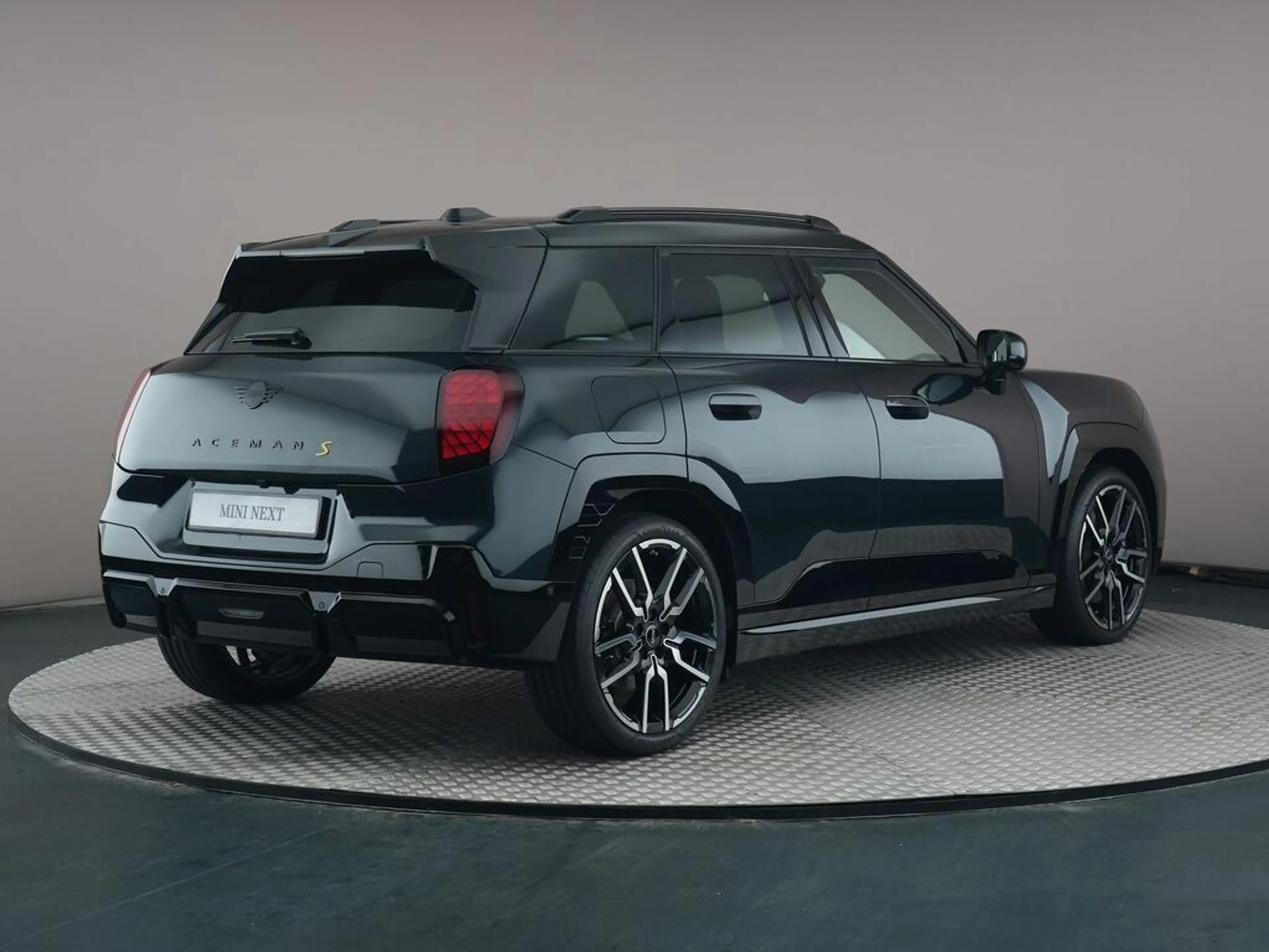 MINI Aceman SE John Cooper Works XL 54.2 kWh — photo 11