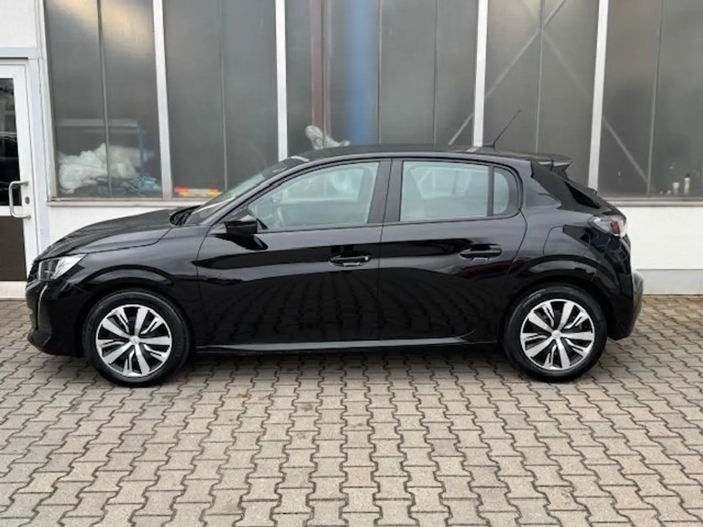 Peugeot 208 PureTech 100 Active Pack (U) Negro - 2