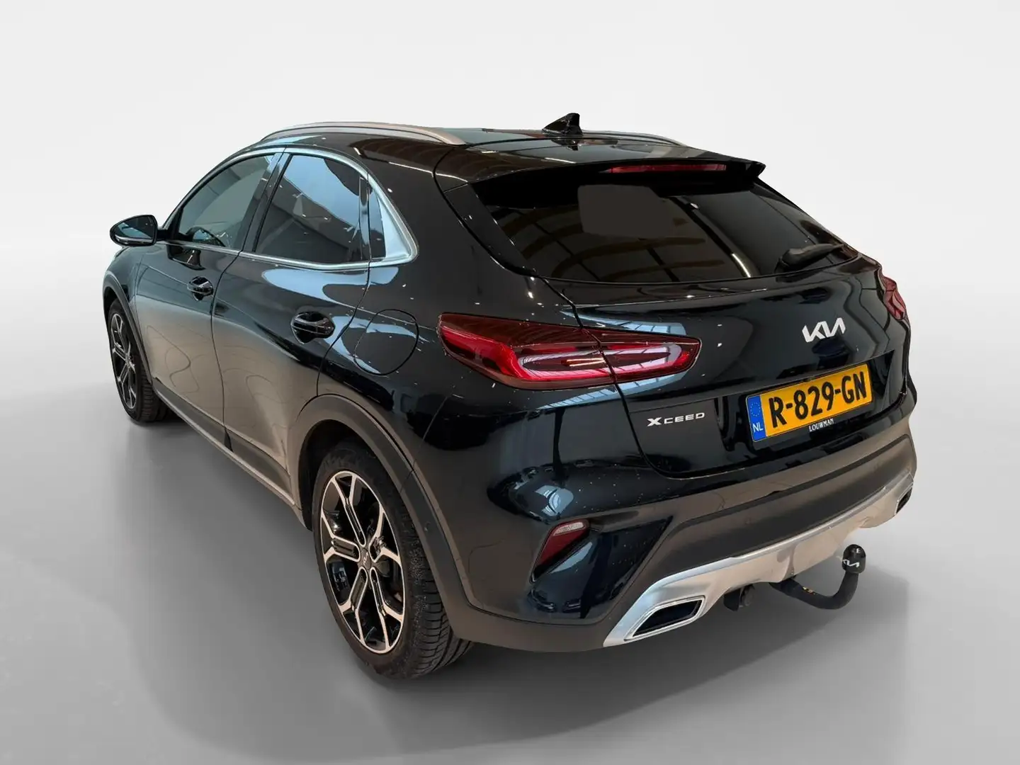 Kia XCeed 1.6 T-GDi Black Edition | Trekhaak | Navigatie | P Zwart - 2