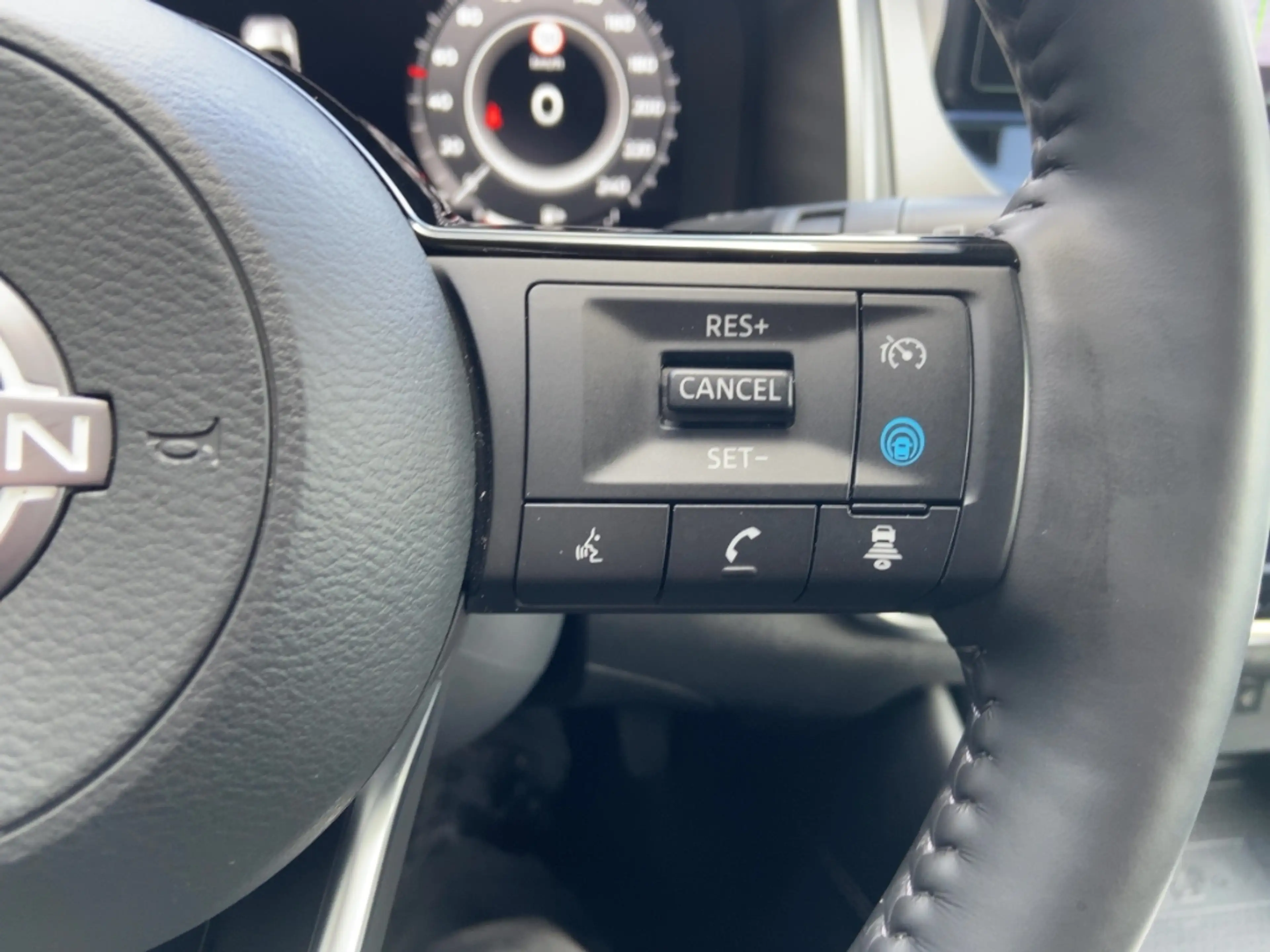 Nissan Qashqai N-CONNECTA 190PS Autom. Winter/PGD/HUD/360°/ e-POW — photo 11