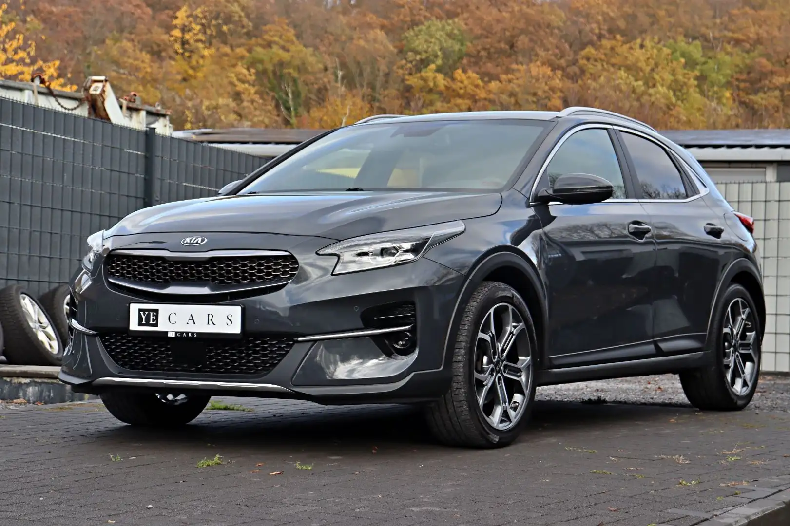 Kia XCeed Launch Edition 1.4*BI-LED*NAVI*RFK*JBL*DAB Grau - 2