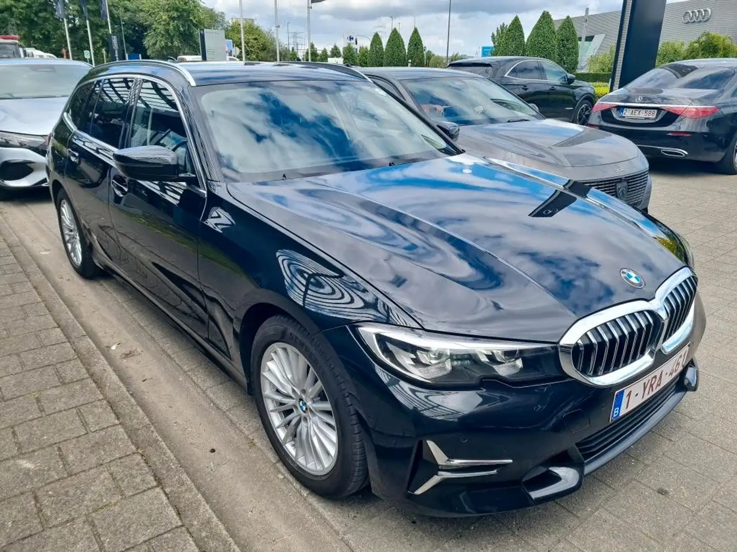 BMW 318 d Touring*LED*LEDER*Netto-12600€ Schwarz - 2
