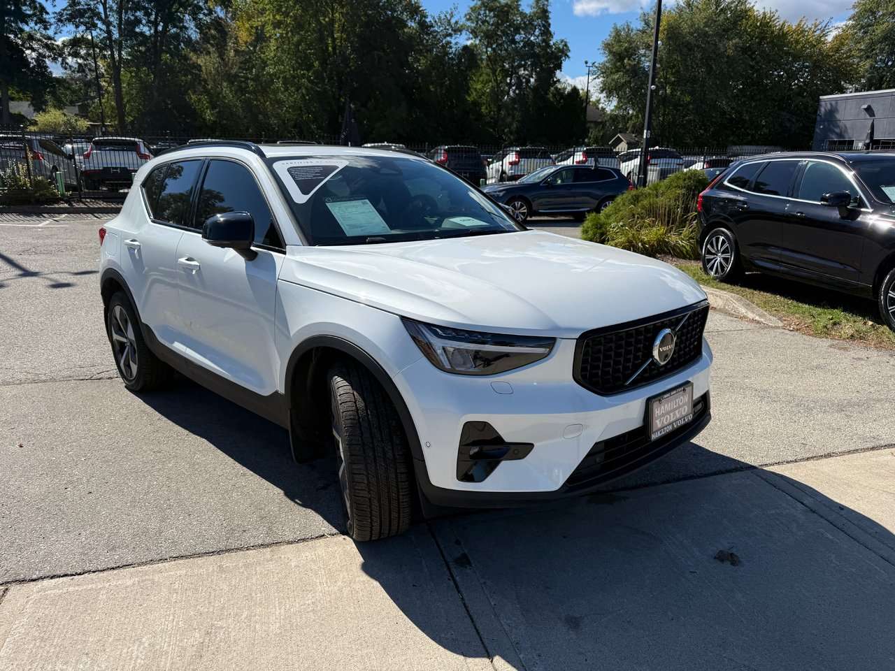 2026 Volvo XC40 Plus Dark Theme **GROUNDED LOANER** — photo 5