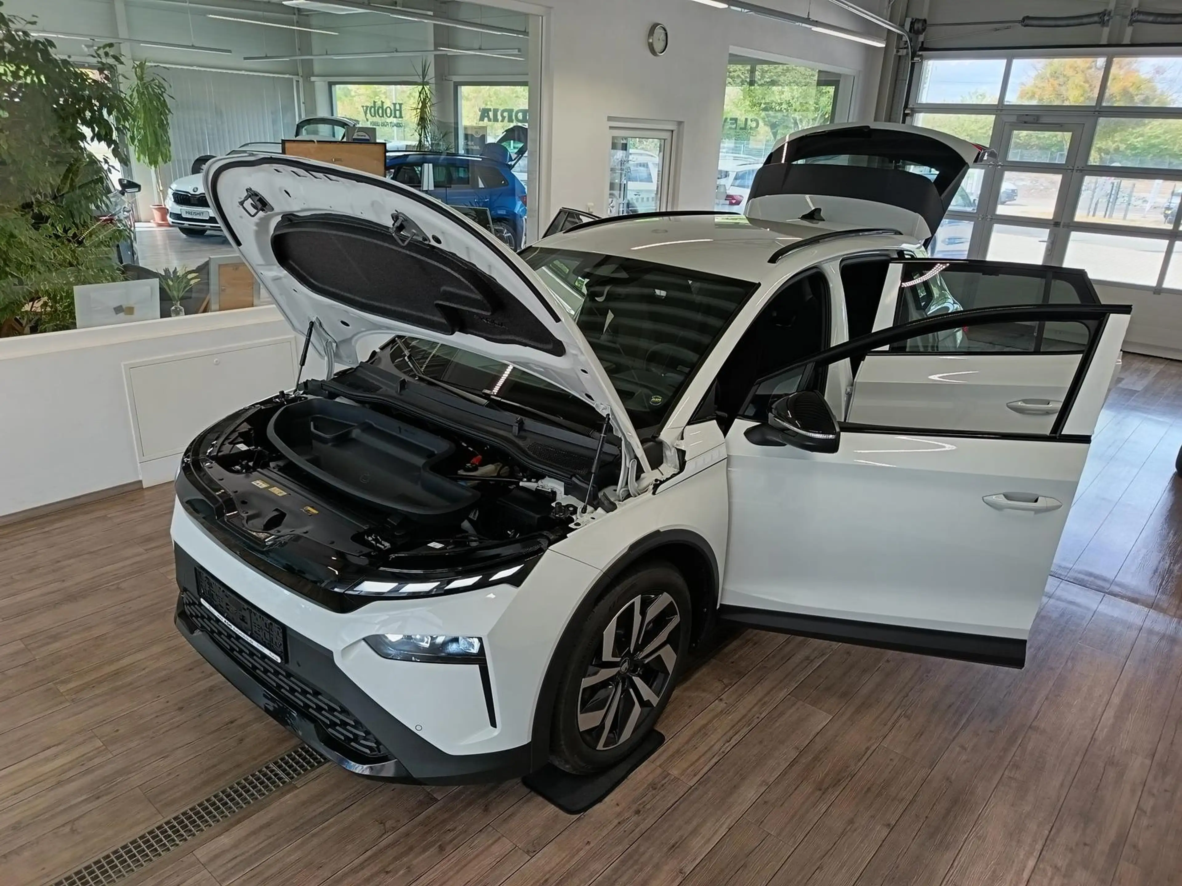 Skoda Elroq Sportline 60*5 J. GARANTIE*AHK*WÄRMEPUMPE* — photo 2