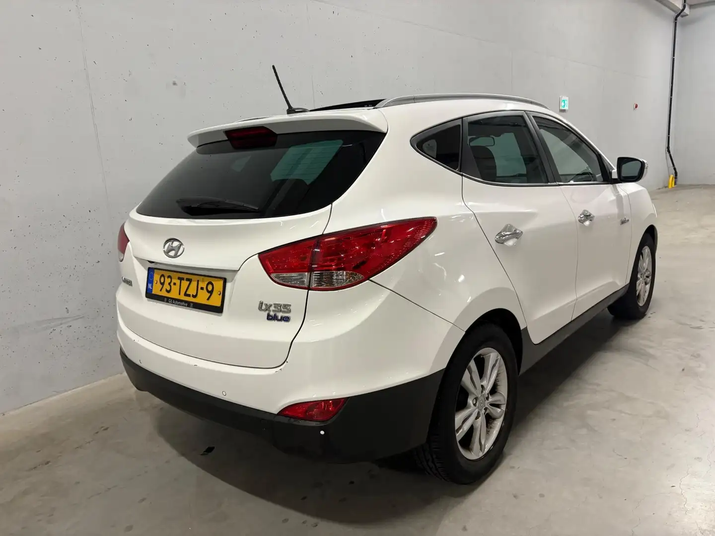 Hyundai iX35 1.6i GDI Style Pano Navi Clima Cruise C. PDC Keyle Wit - 2