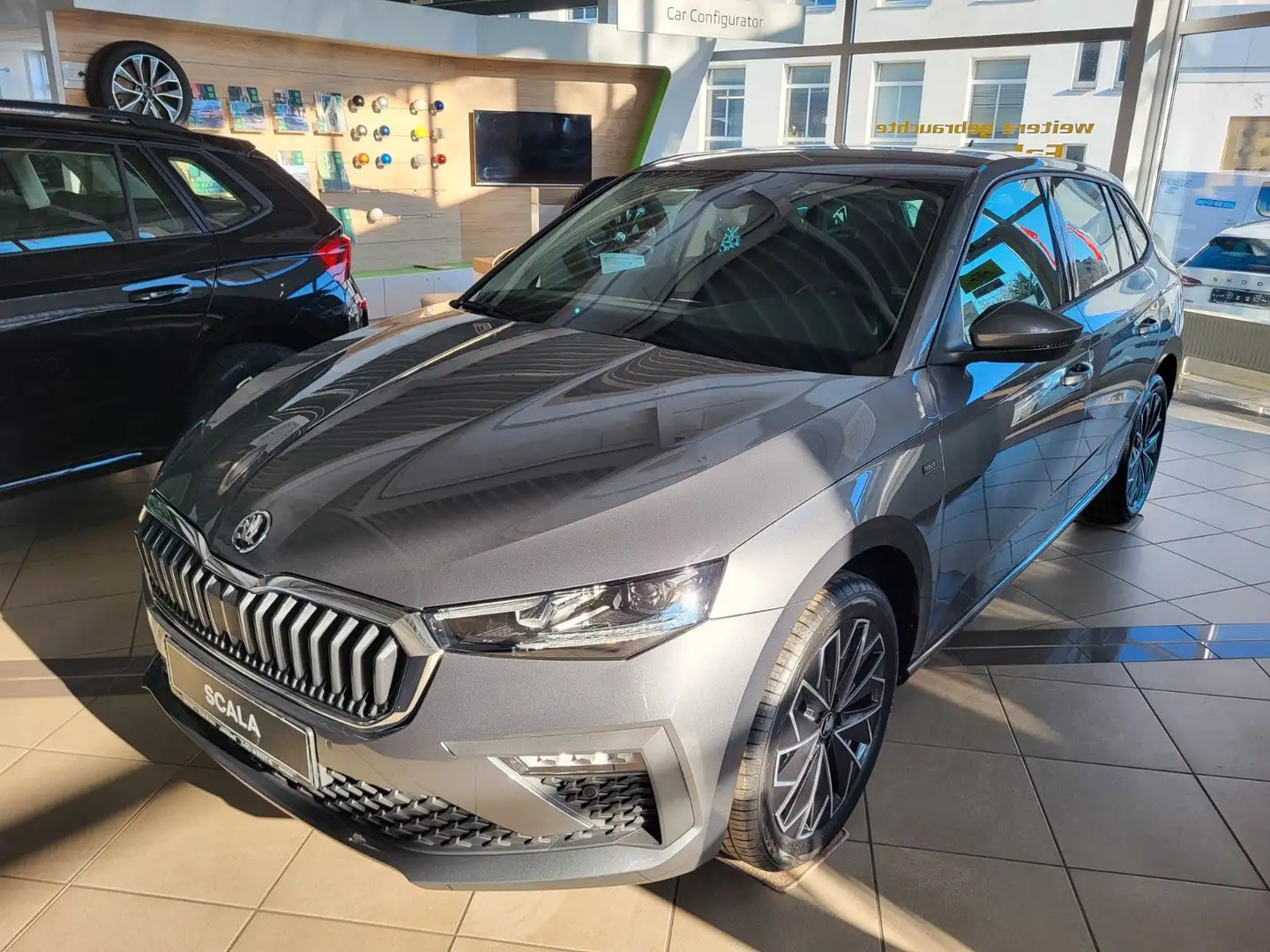 Skoda Scala Tour Sondermodell 1.0 TSI 85 kW DSG TZ Grau - 1