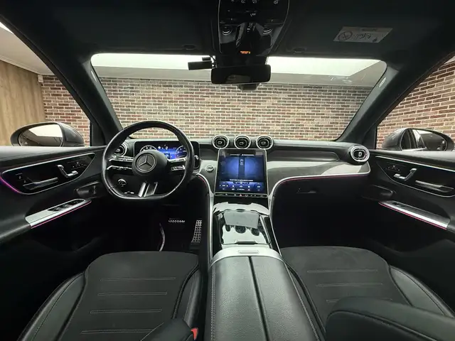 Mercedes-Benz 300 view 9