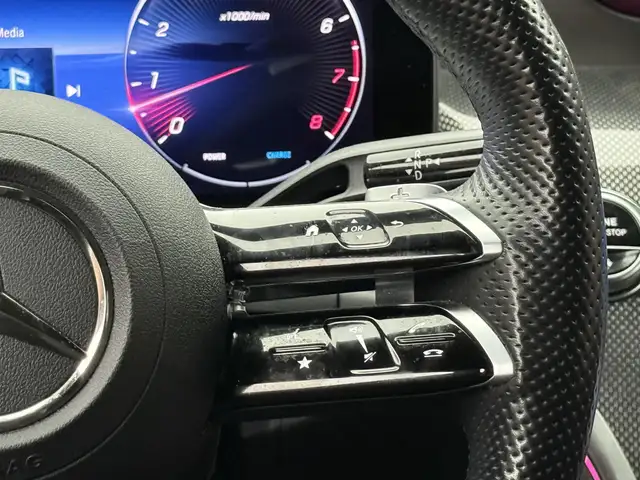 Mercedes-Benz 300 view 13