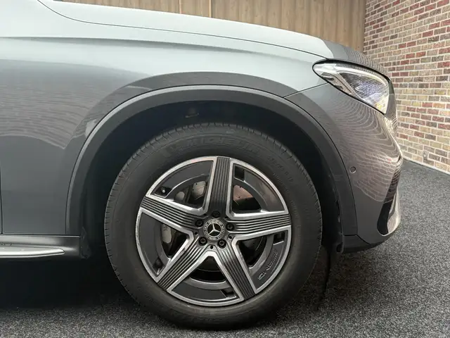 Mercedes-Benz 300 view 8