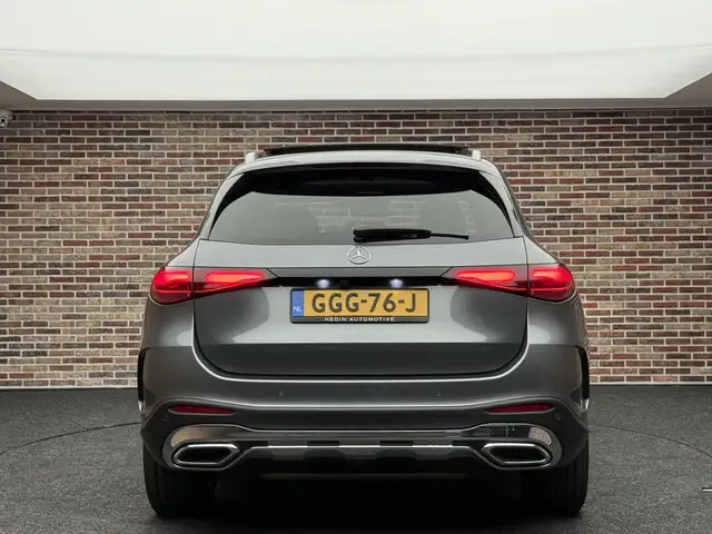 Mercedes-Benz 300 view 7
