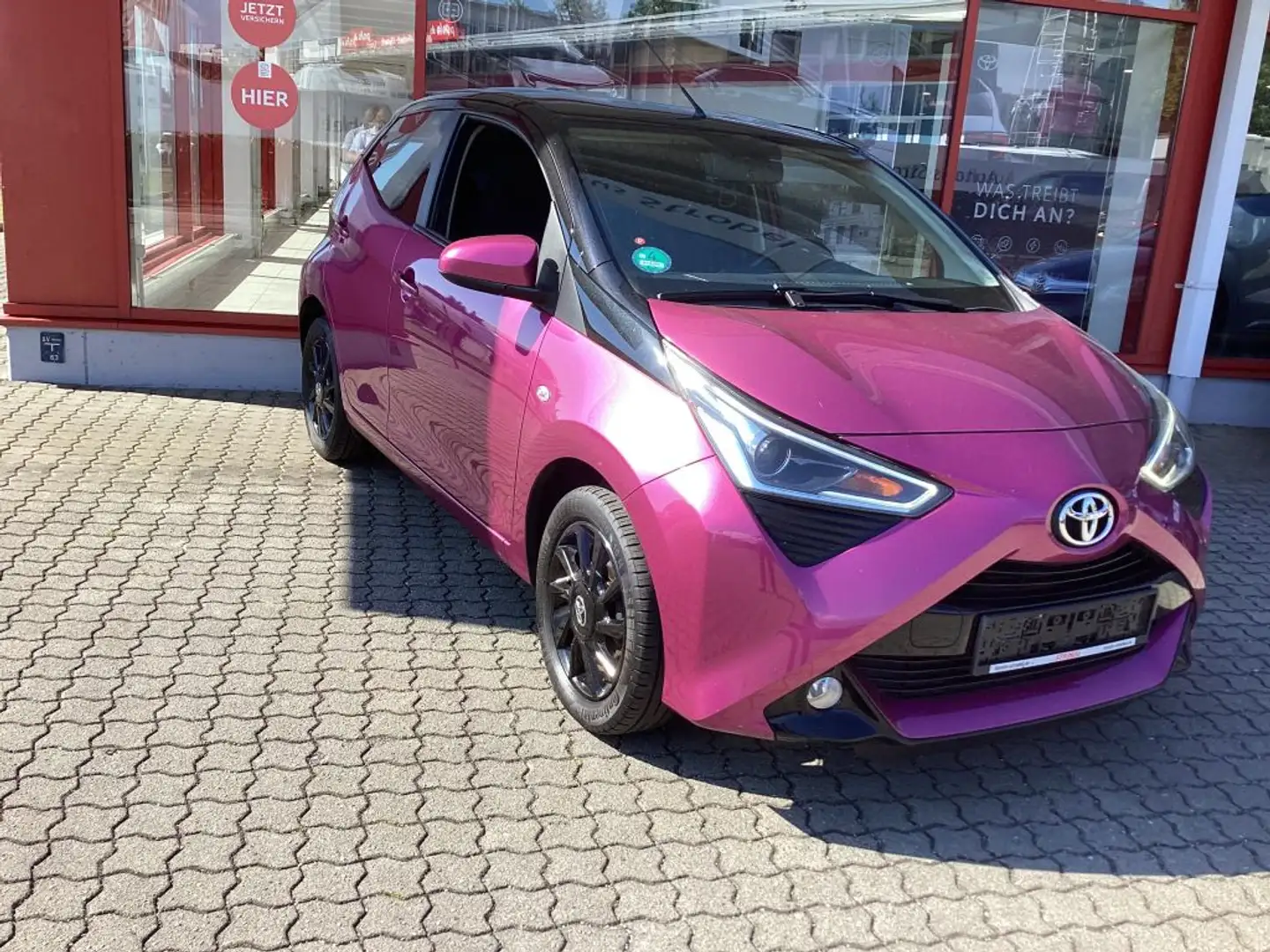 Toyota Aygo x-cite Violett - 2