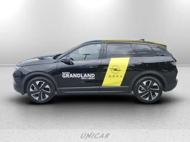 Opel Grandland view 3