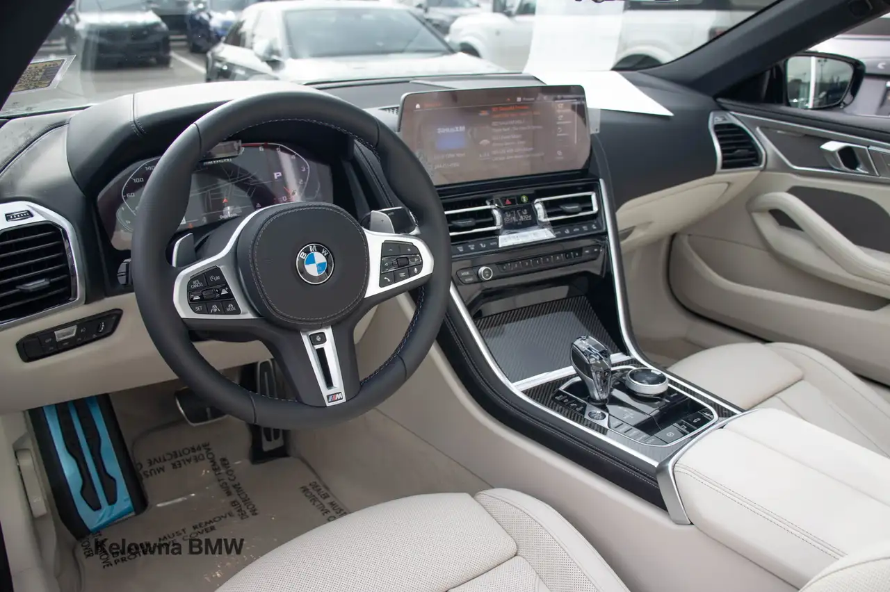 BMW 8 Series снимка BMW 8 Series