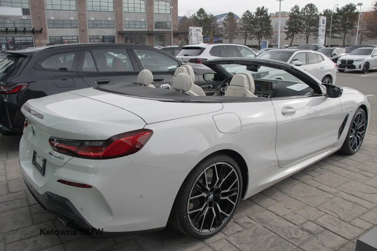 BMW 8 Series снимка BMW 8 Series