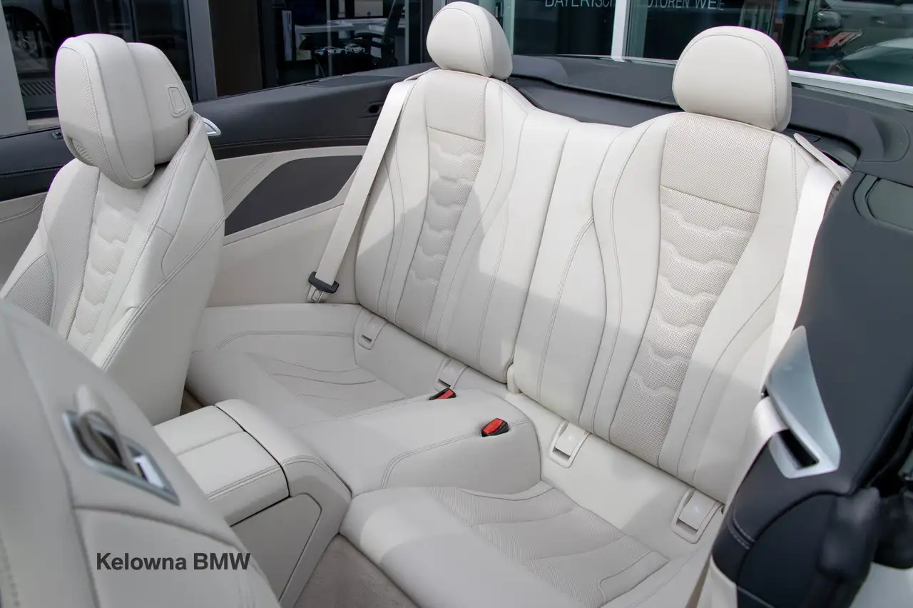 BMW 8 Series снимка BMW 8 Series