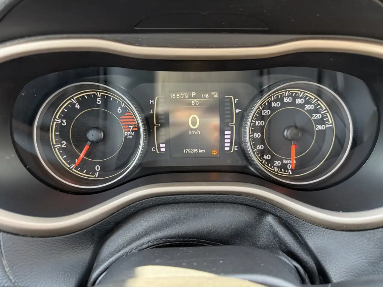 Jeep Cherokee снимка Jeep Cherokee