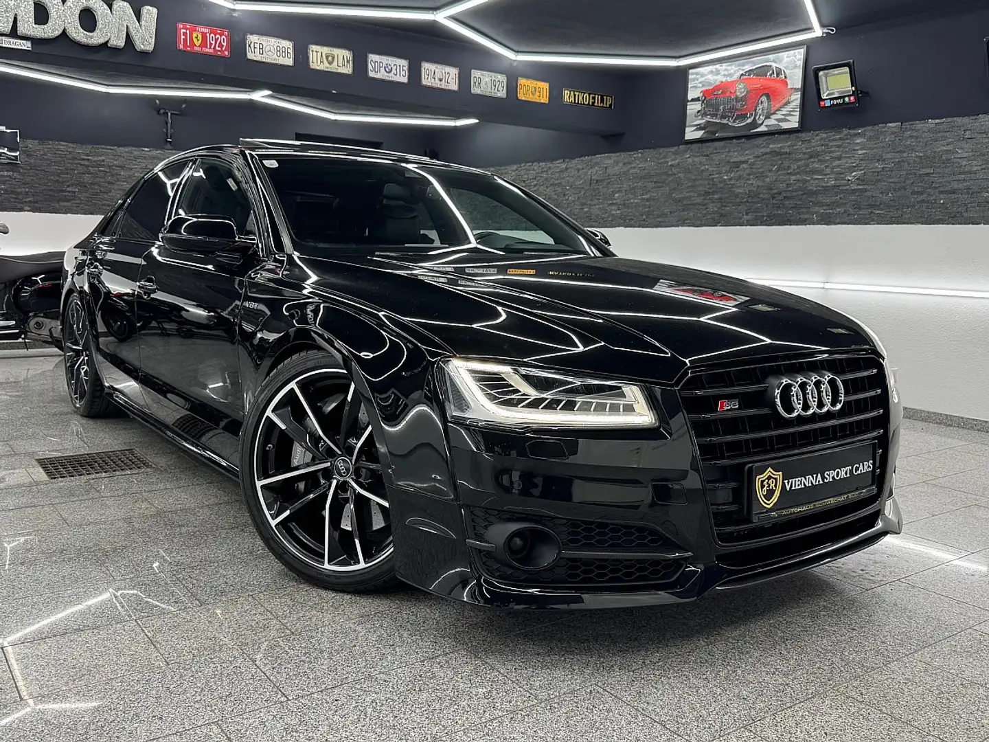 Audi S8 Plus 4,0 V8*Facelift*605PS*Mega-Ausstattung* Schwarz - 1
