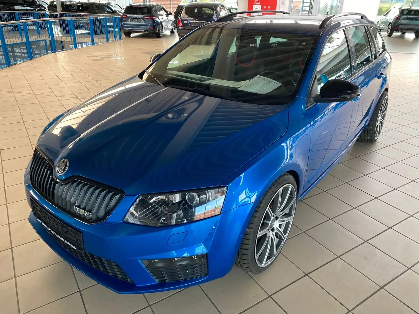 Skoda Octavia Combi RS TDi / beh. Frontscheibe/LED Blauw - 2