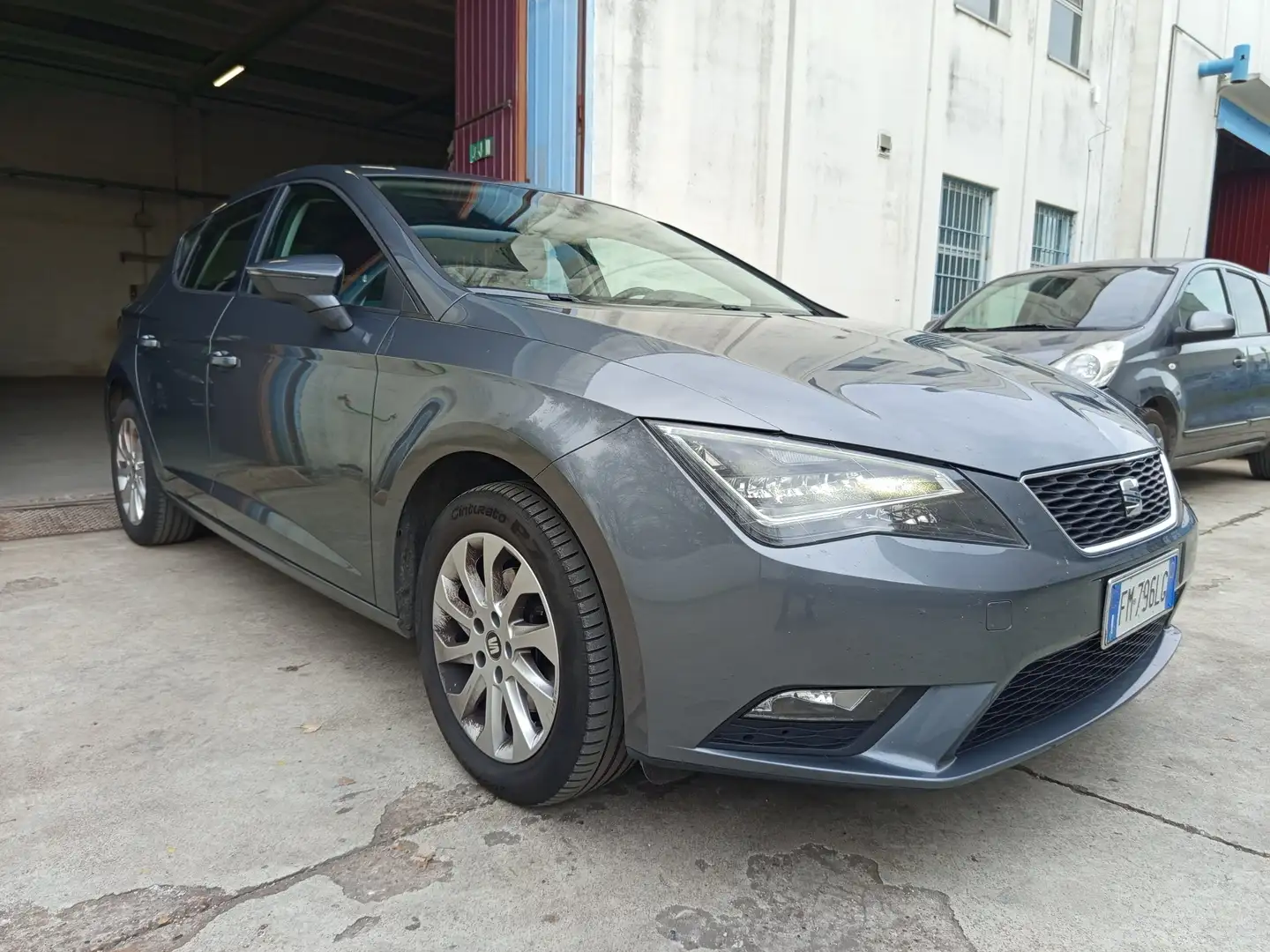 SEAT Leon Leon III 2013 5p 1.6 tdi cr Business Led s Gris - 2