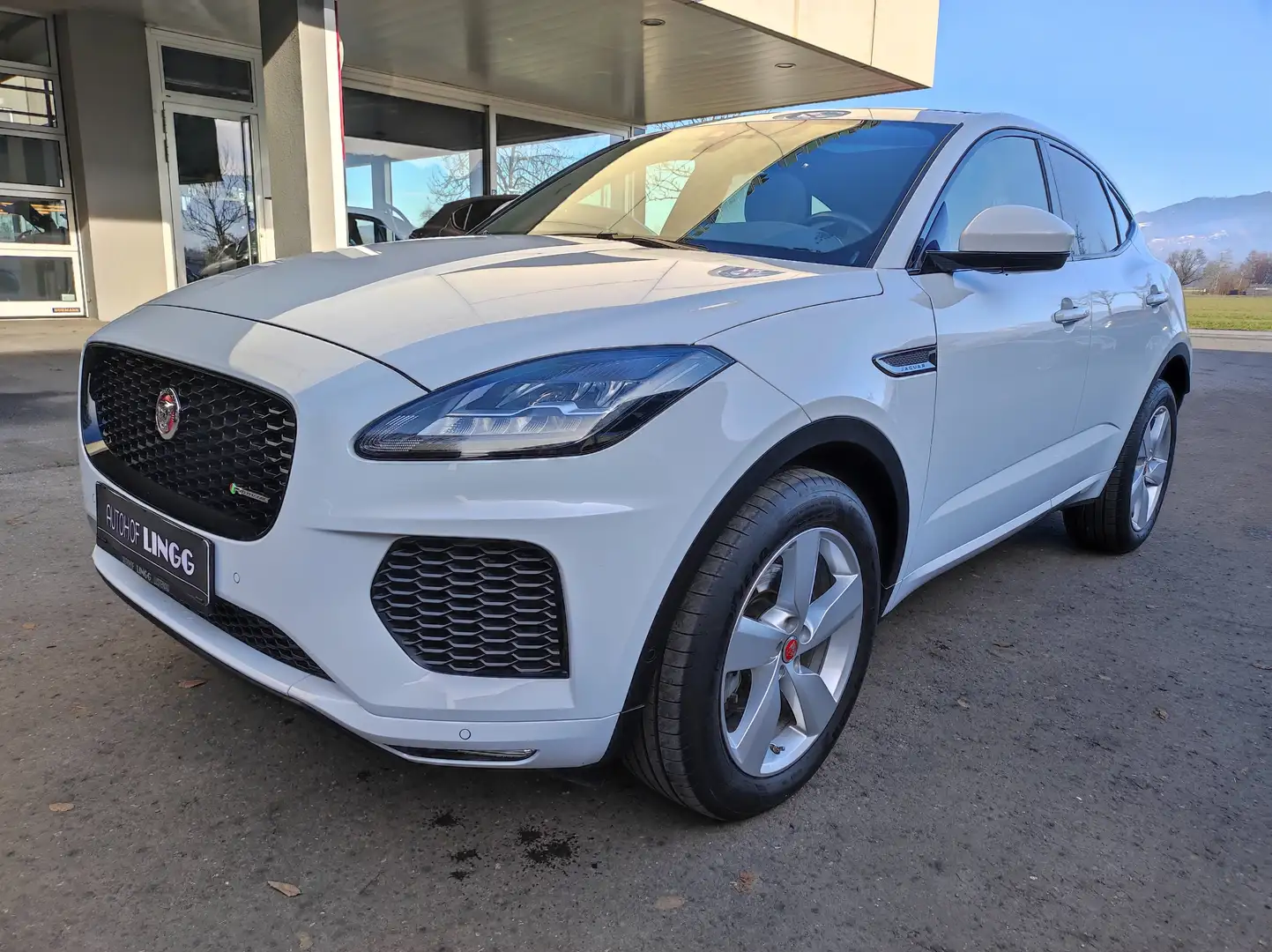 Jaguar E-Pace 2,0DI4 D150 R-Dynamic SE AWD Aut. Weiß - 1