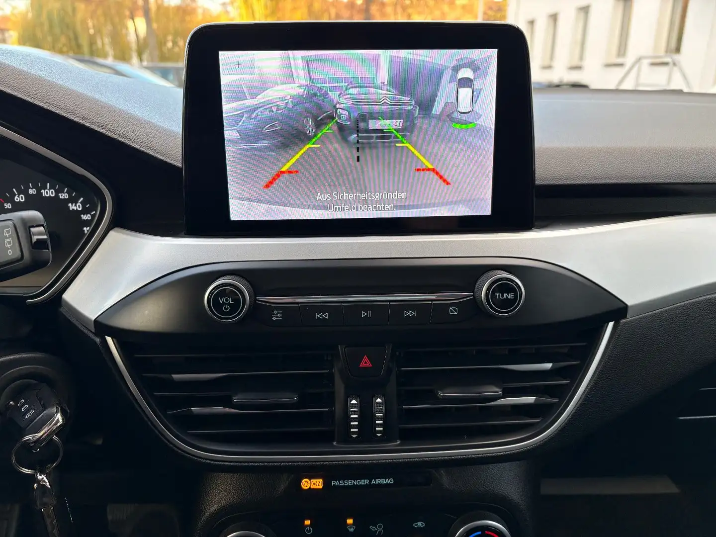 Ford Focus 1.5 EcoBlue AUT. Turnier Cool&Connect LED Grau - 2